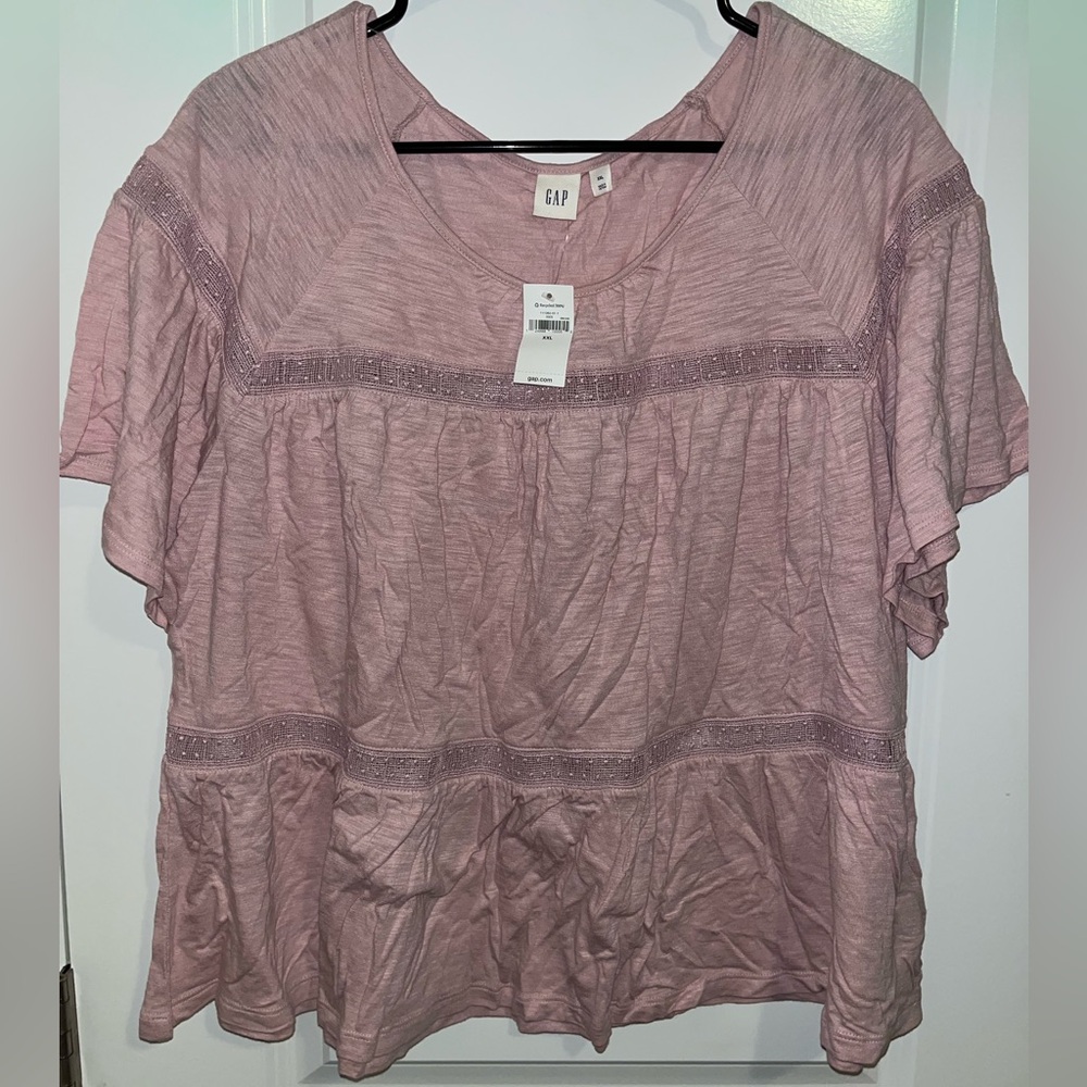 Pink flowy gap top